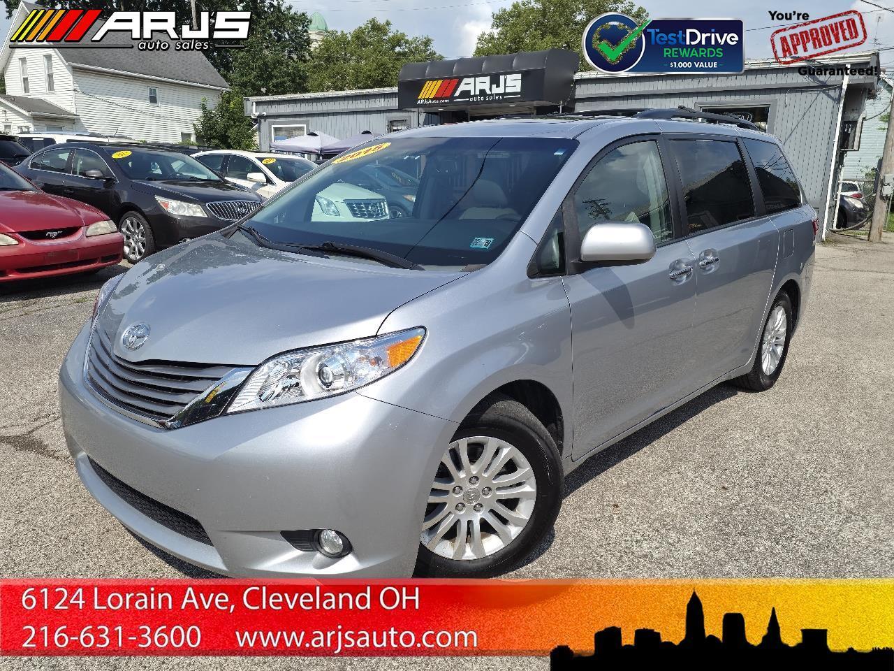 Toyota Sienna XLE FWD 8-Passenger V6 2015