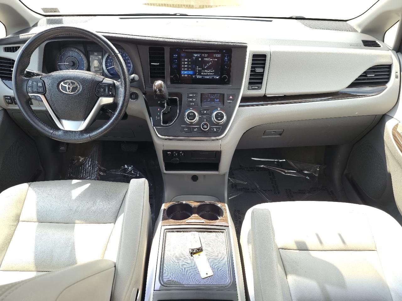 Toyota Sienna XLE FWD 8-Passenger V6 2015