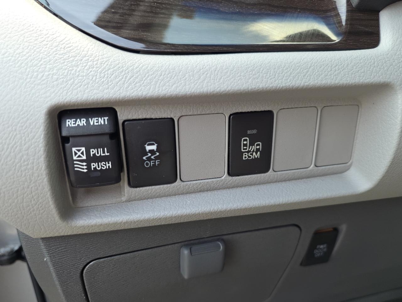 Toyota Sienna XLE FWD 8-Passenger V6 2015