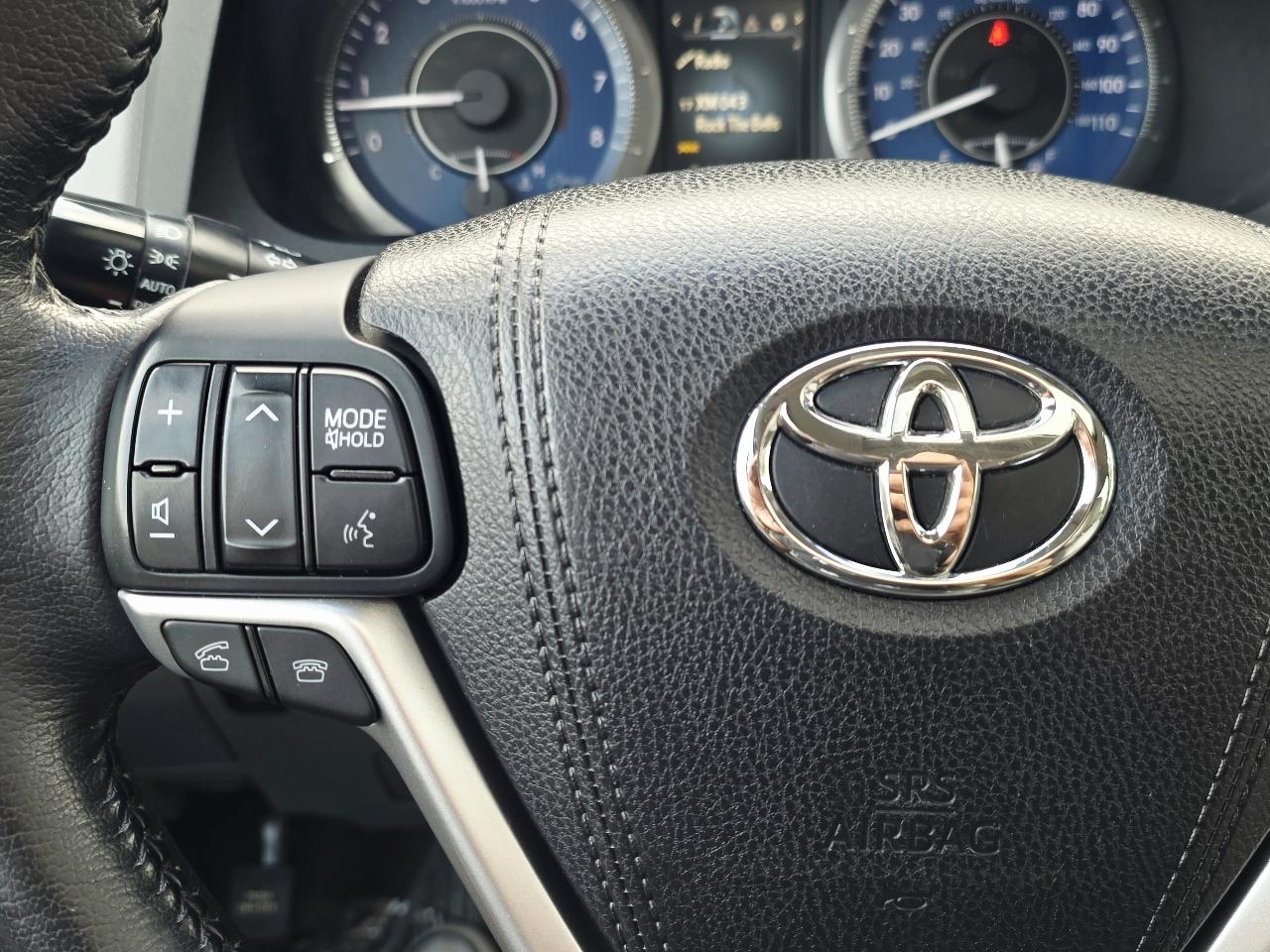 Toyota Sienna XLE FWD 8-Passenger V6 2015