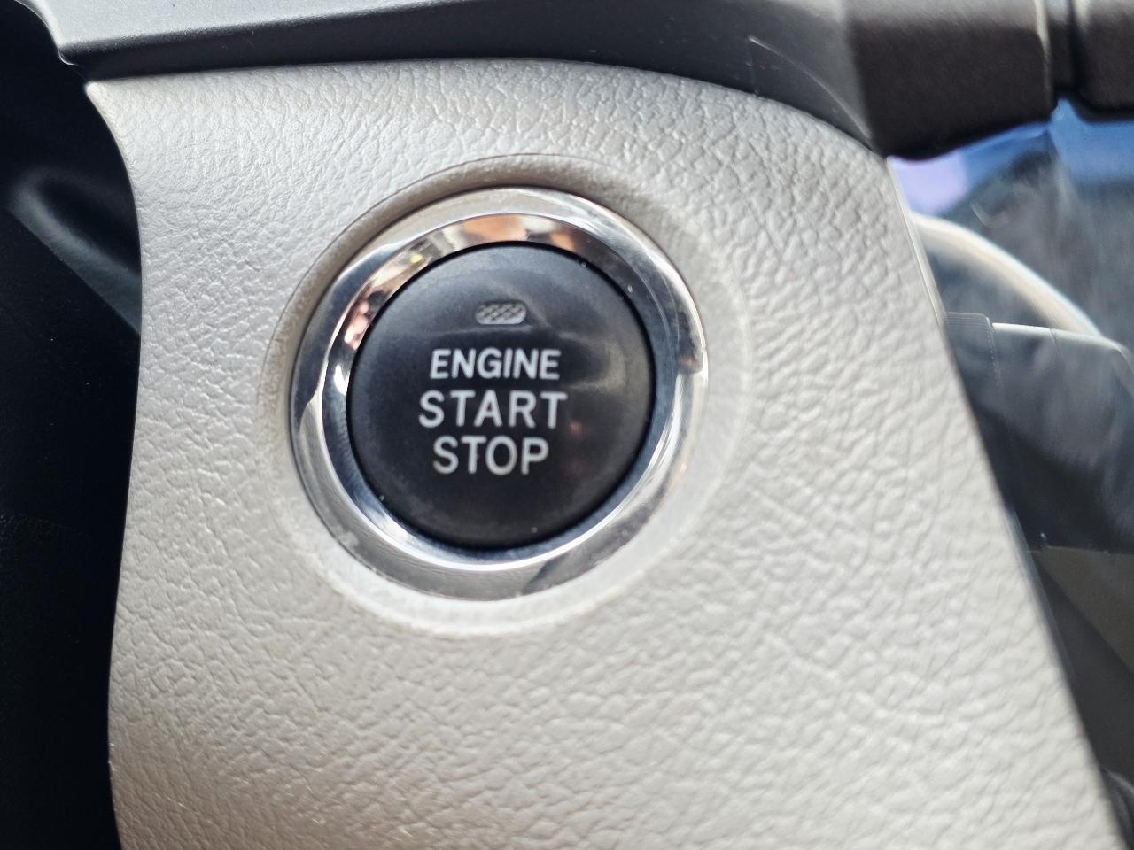 Toyota Sienna XLE FWD 8-Passenger V6 2015