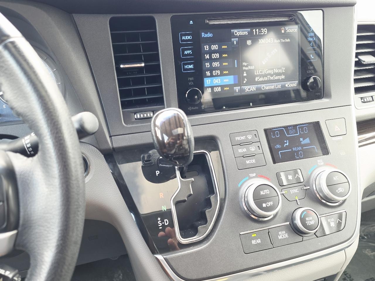 Toyota Sienna XLE FWD 8-Passenger V6 2015