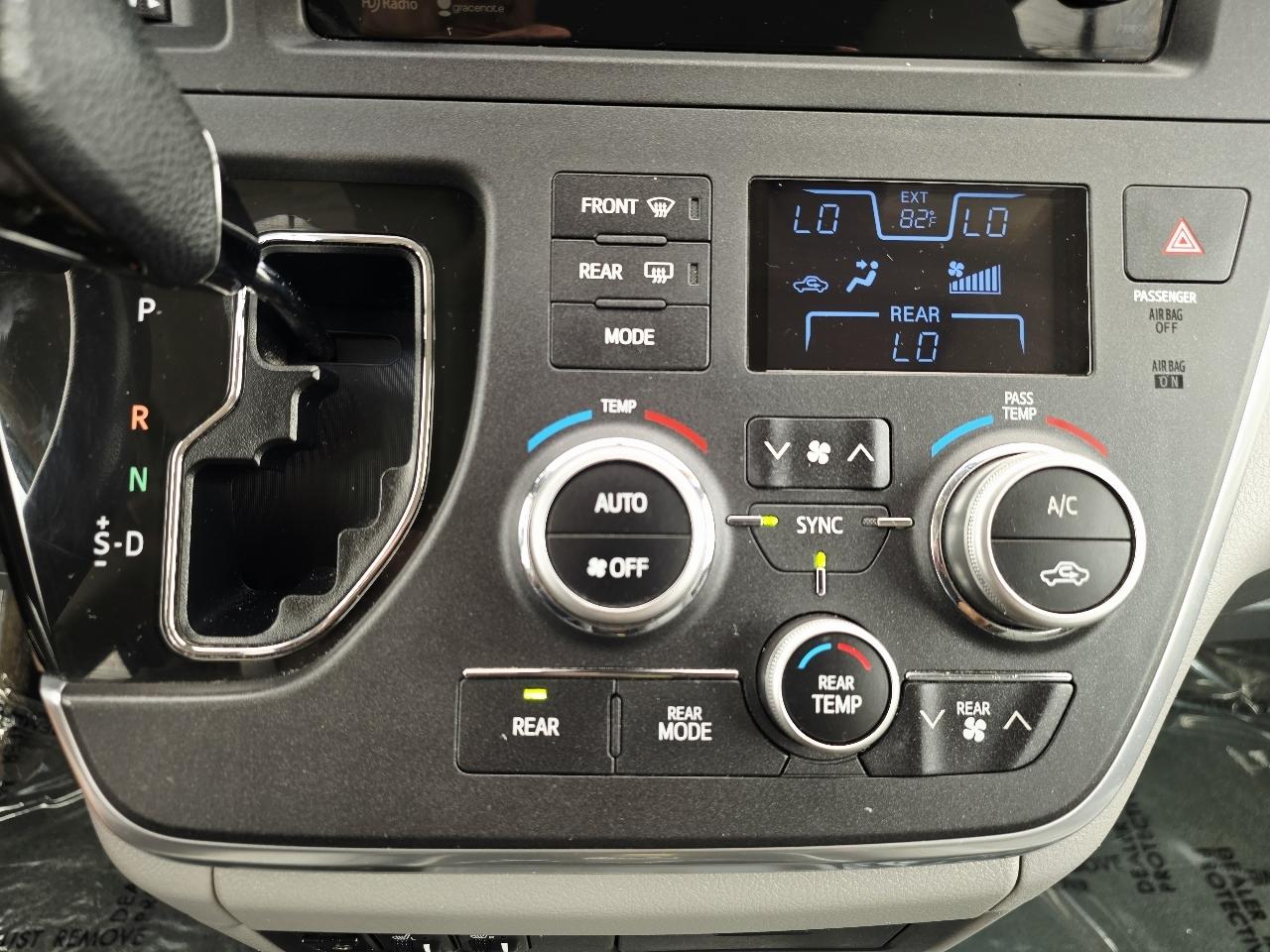 Toyota Sienna XLE FWD 8-Passenger V6 2015