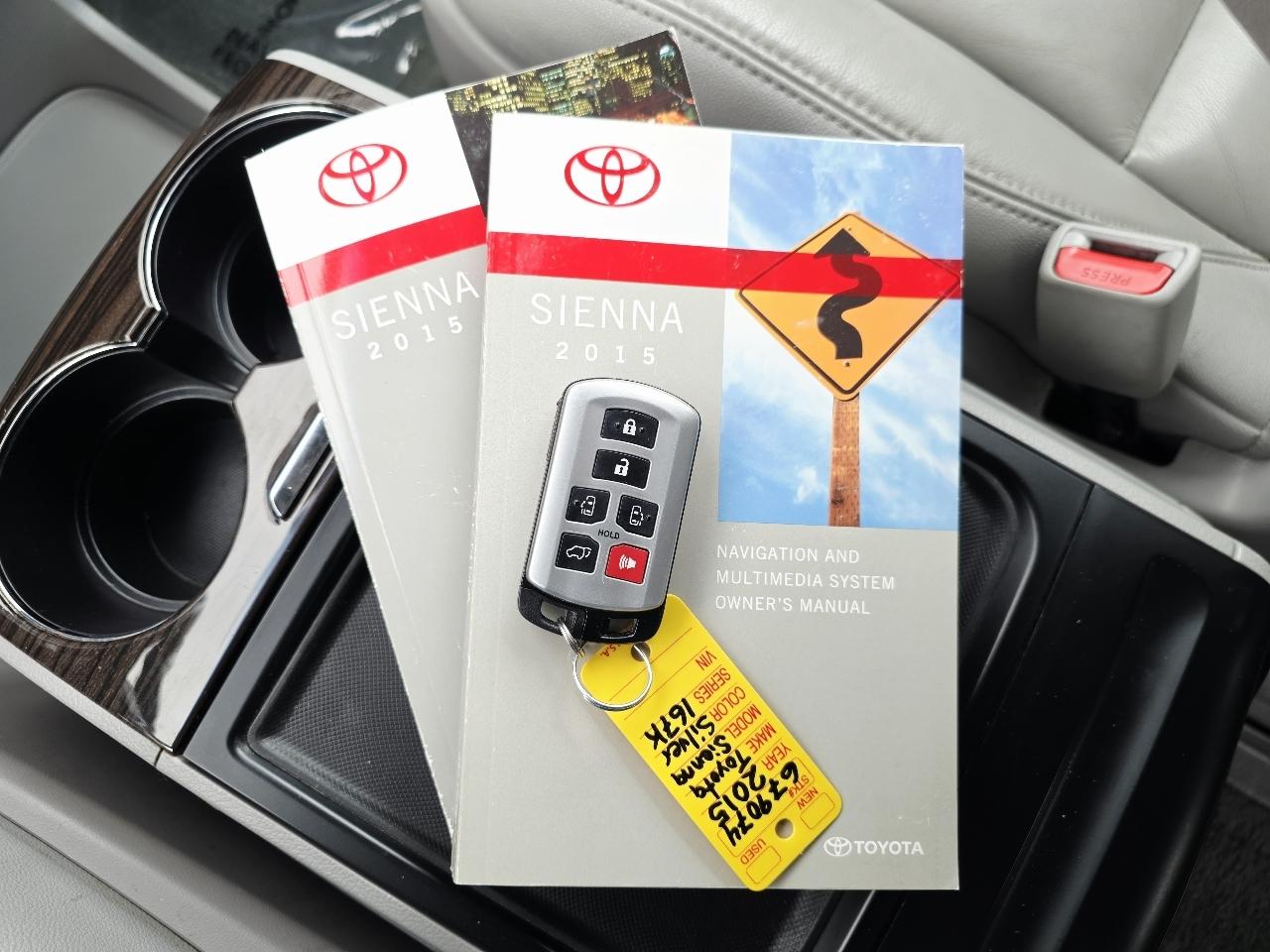 Toyota Sienna XLE FWD 8-Passenger V6 2015