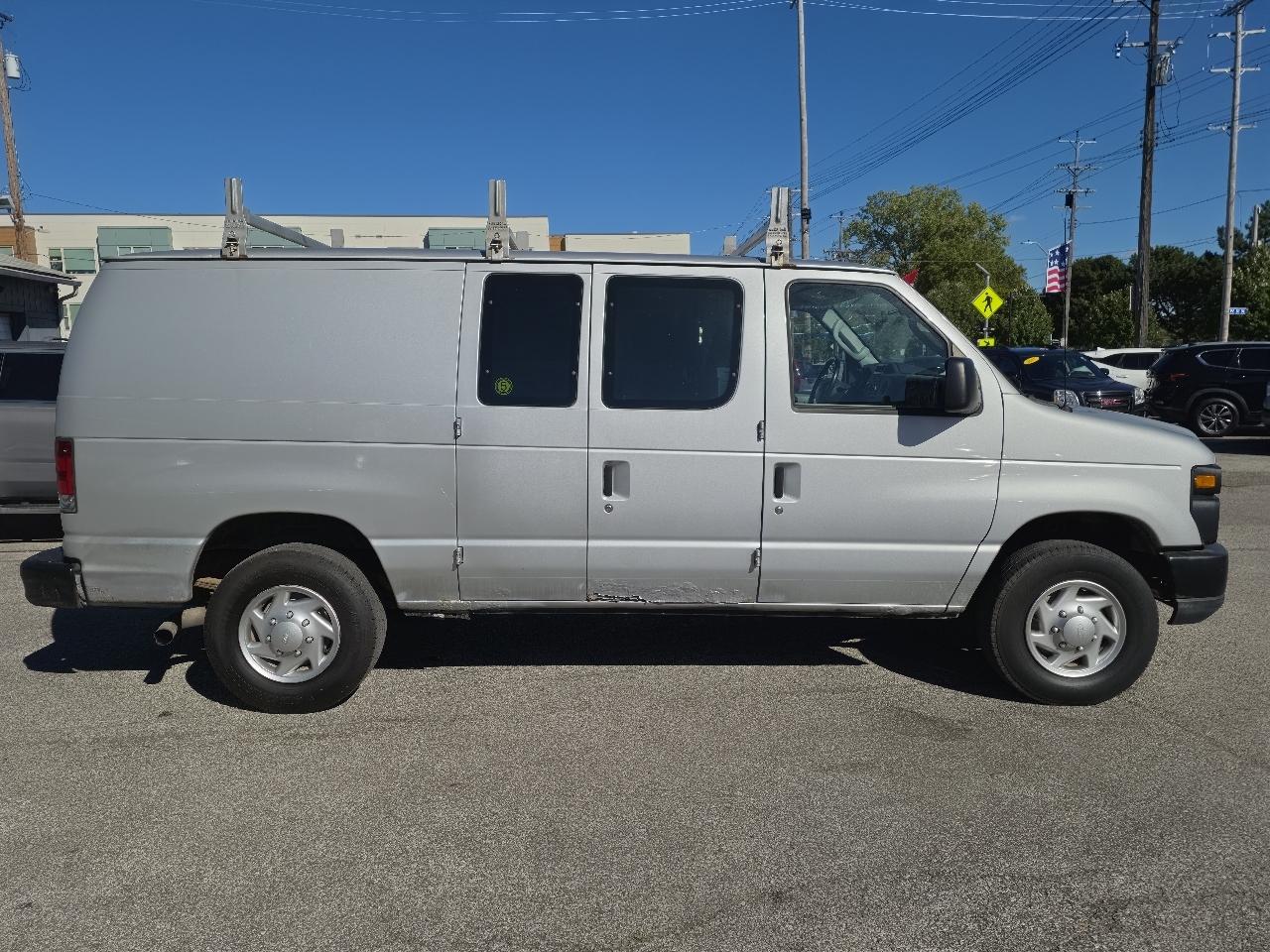 Ford Econoline E-250 2012