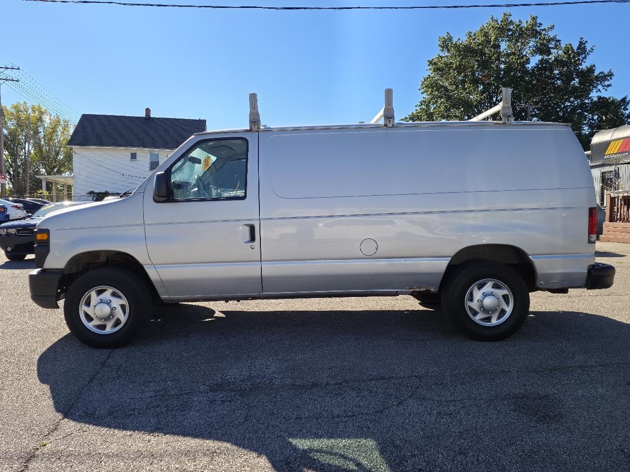 Ford Econoline E-250 2012
