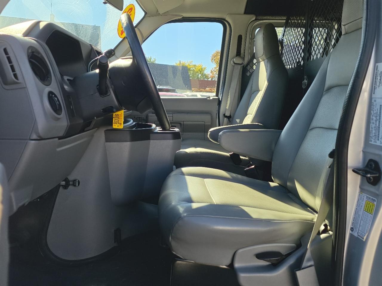 Ford Econoline E-250 2012
