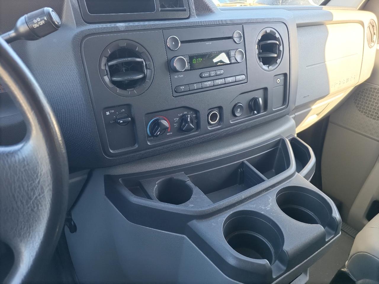 Ford Econoline E-250 2012
