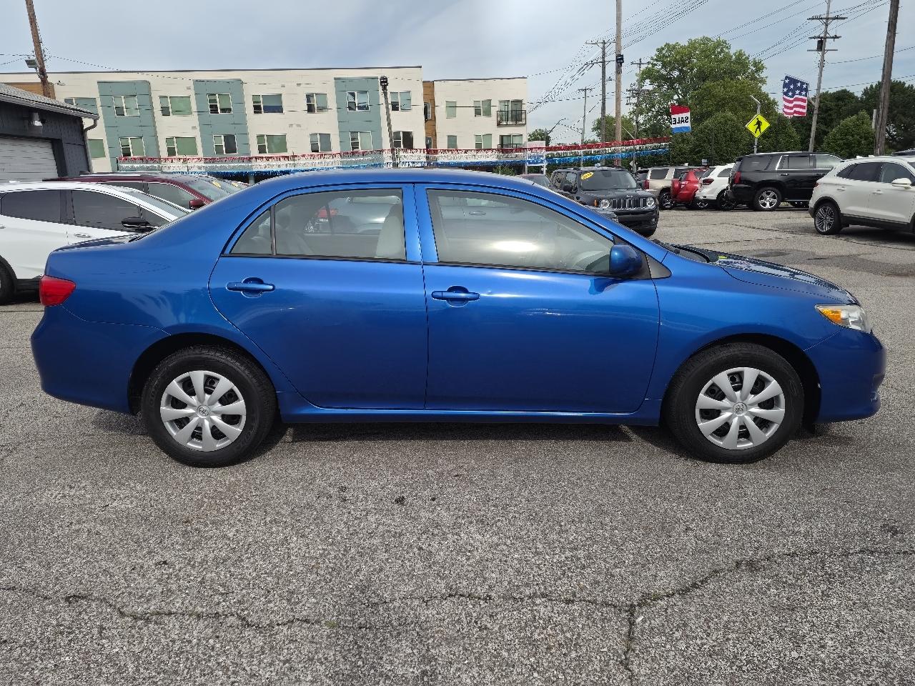 Toyota Corolla Base 5-Speed MT 2010