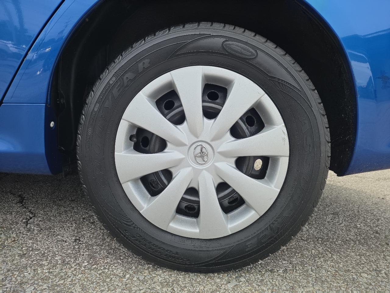Toyota Corolla Base 5-Speed MT 2010