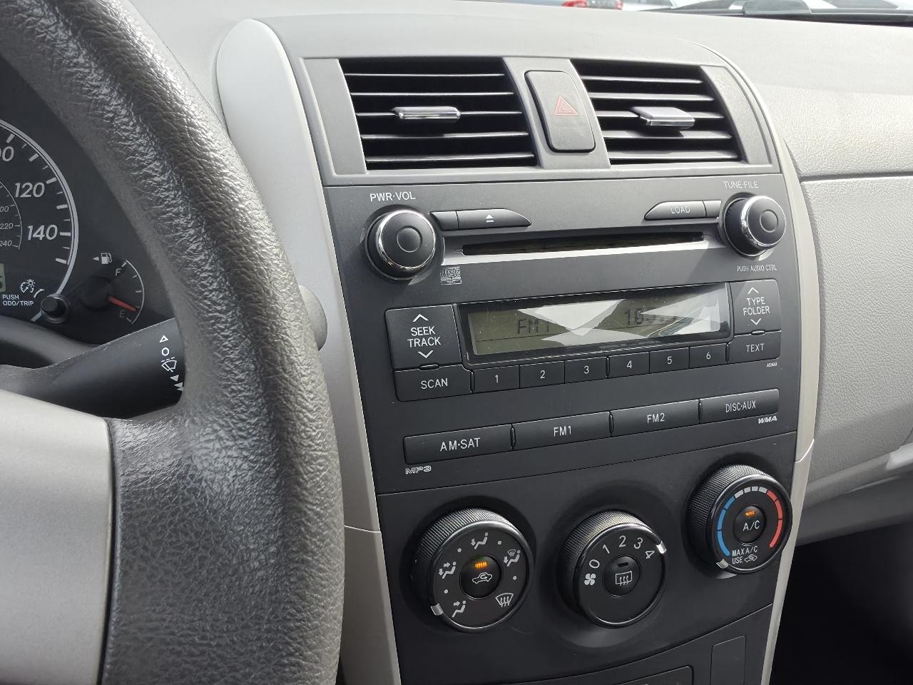 Toyota Corolla Base 5-Speed MT 2010