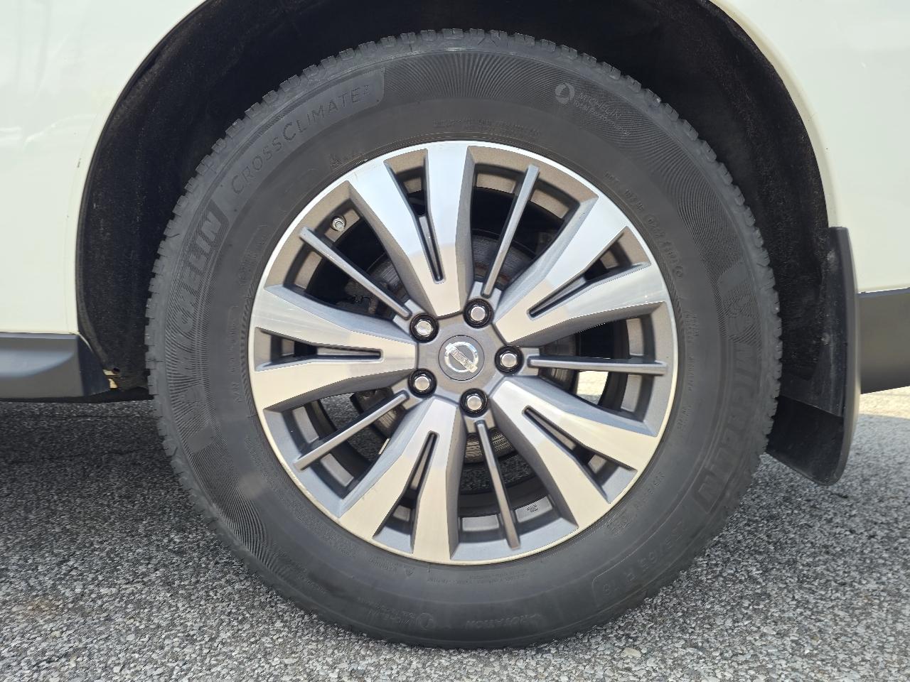 Nissan Pathfinder S 4WD 2017