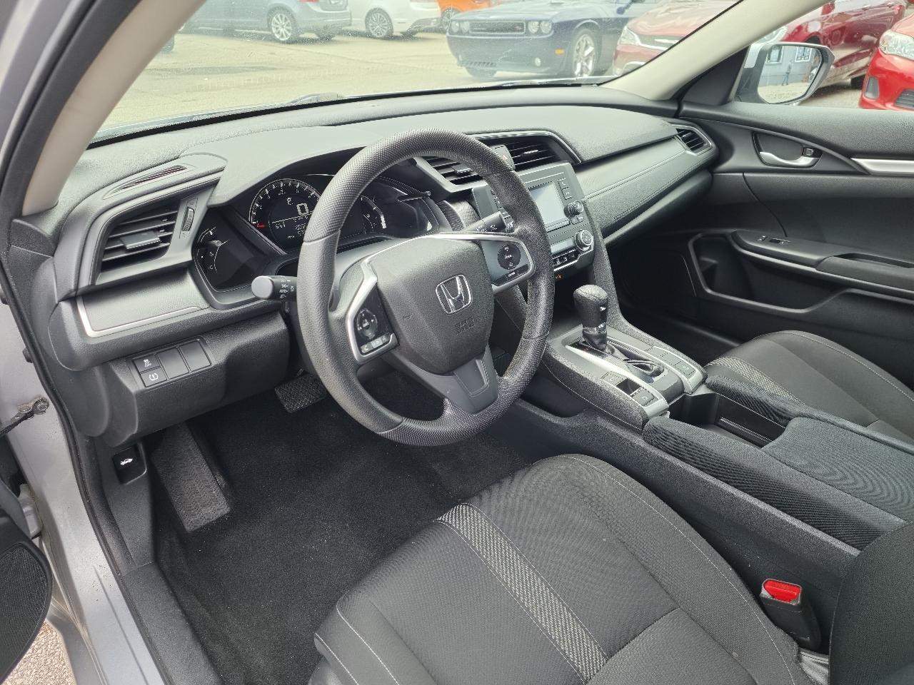 Honda Civic LX Sedan CVT 2016