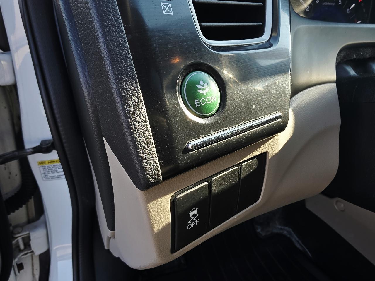 Honda Civic EX-L Sedan 5-Speed AT 2013