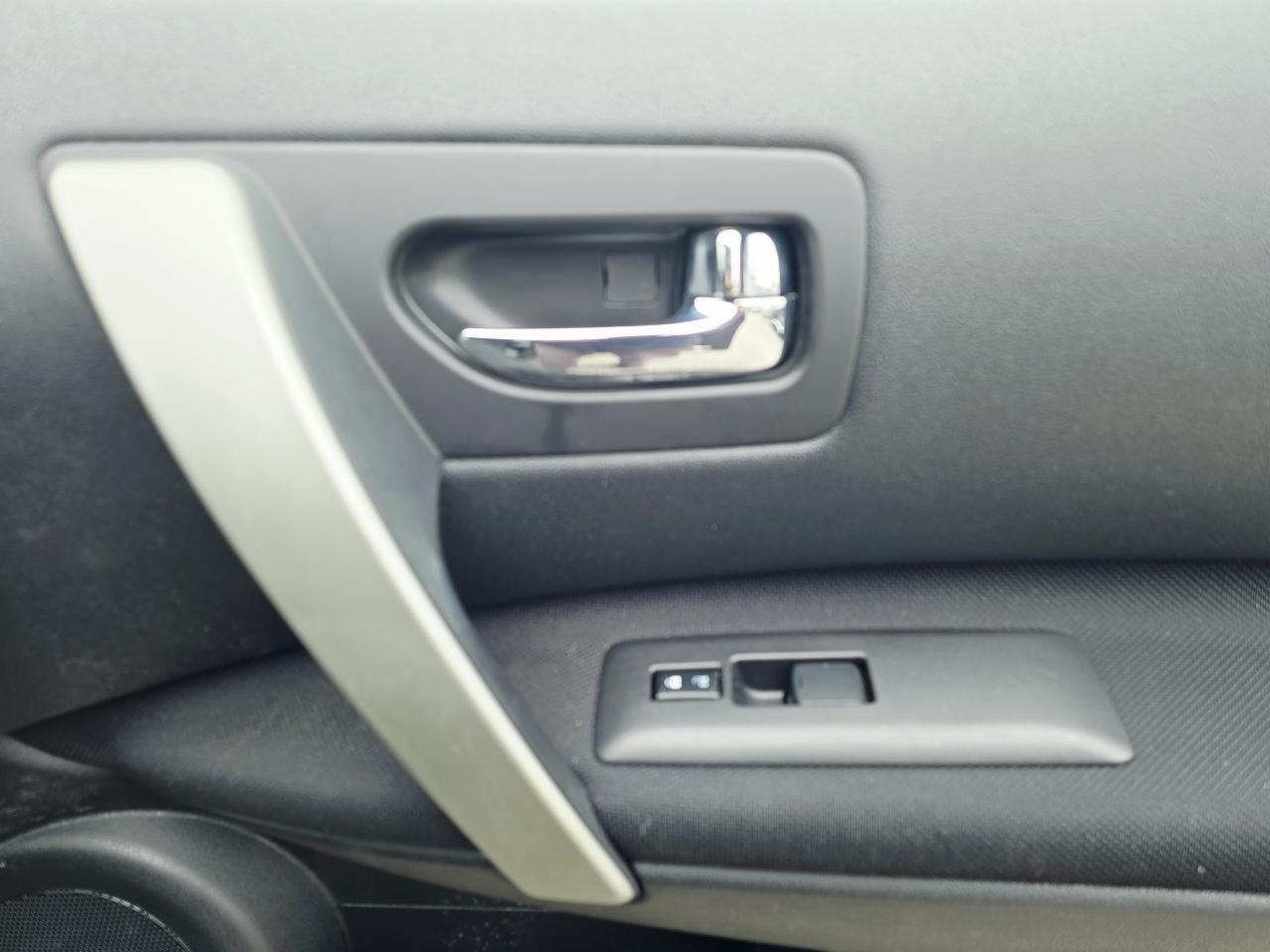 Nissan Rogue S AWD 2013