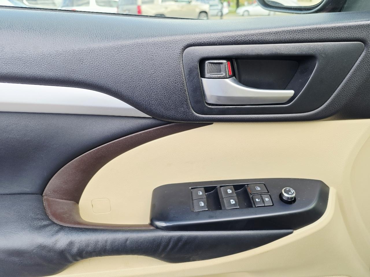 Toyota Highlander XLE AWD V6 2015