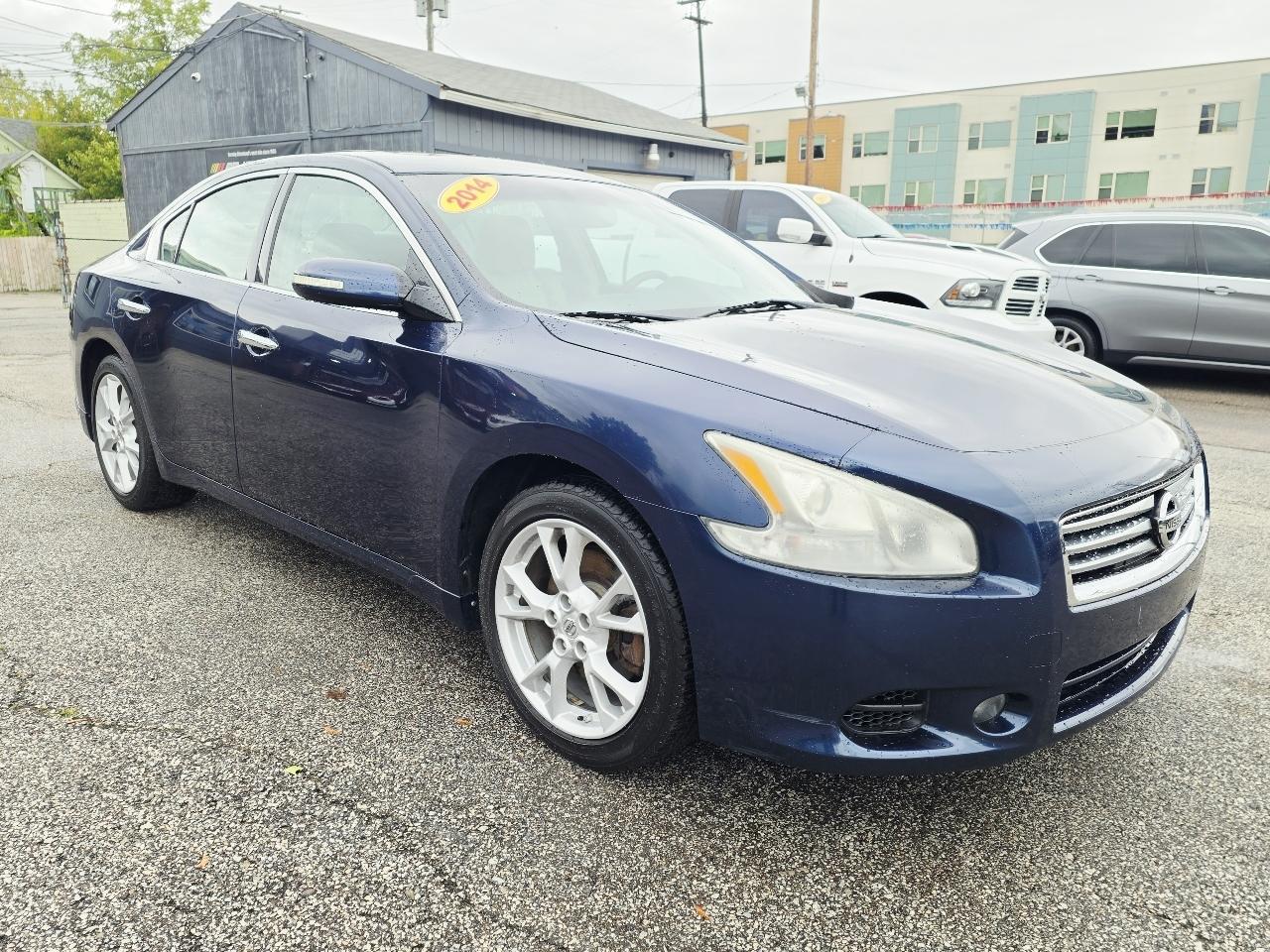 Nissan Maxima S 2014
