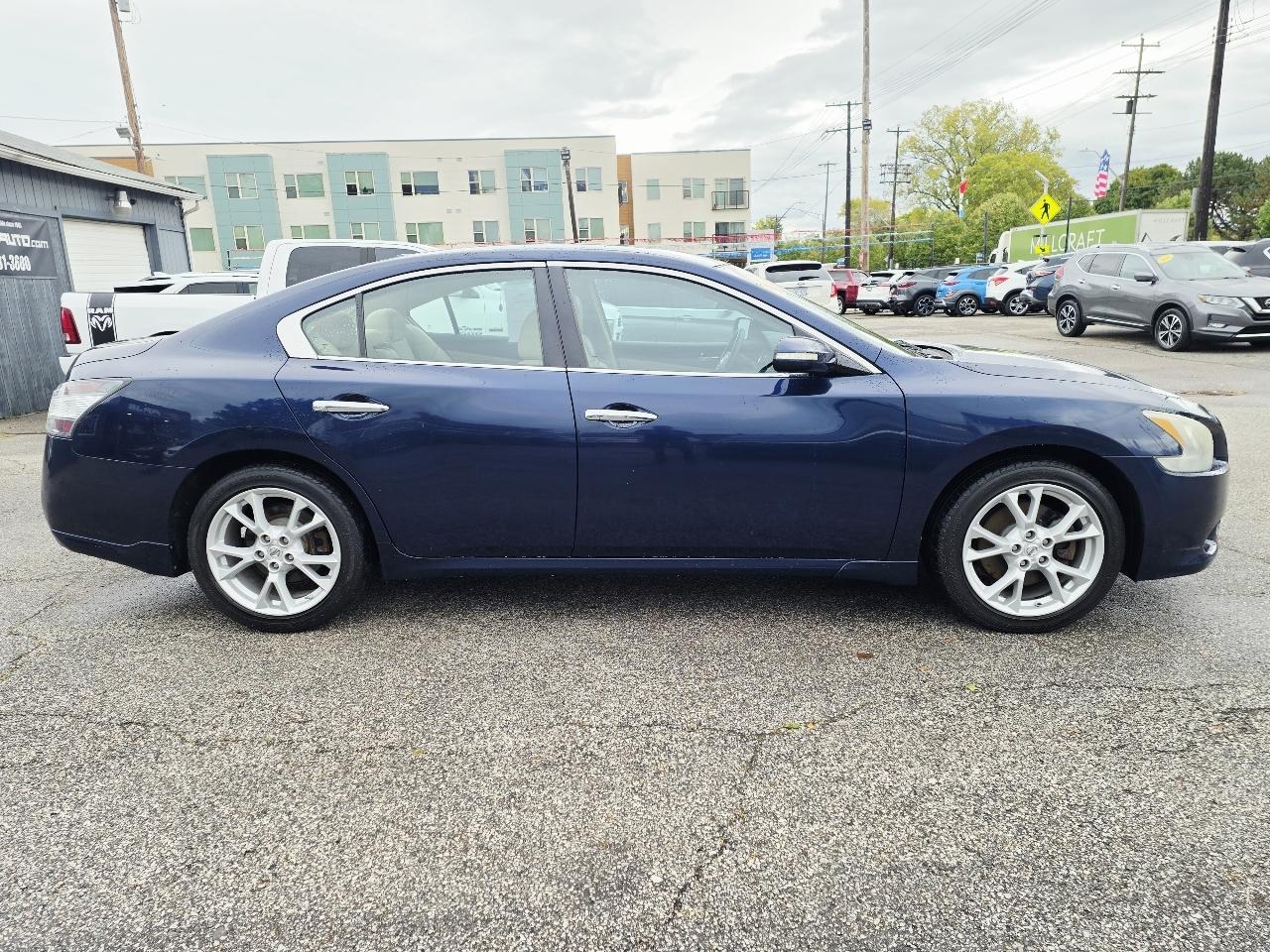 Nissan Maxima S 2014