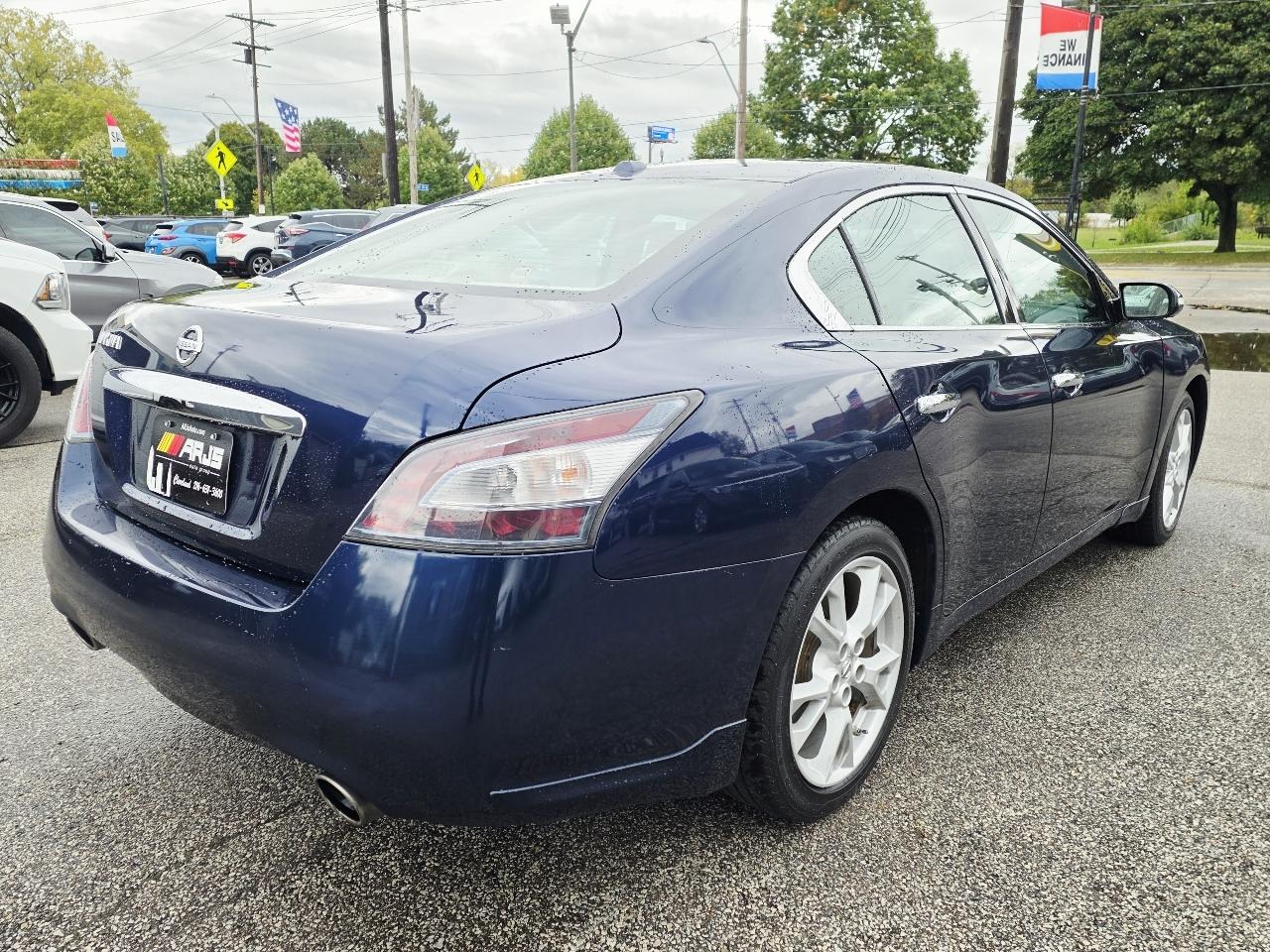 Nissan Maxima S 2014