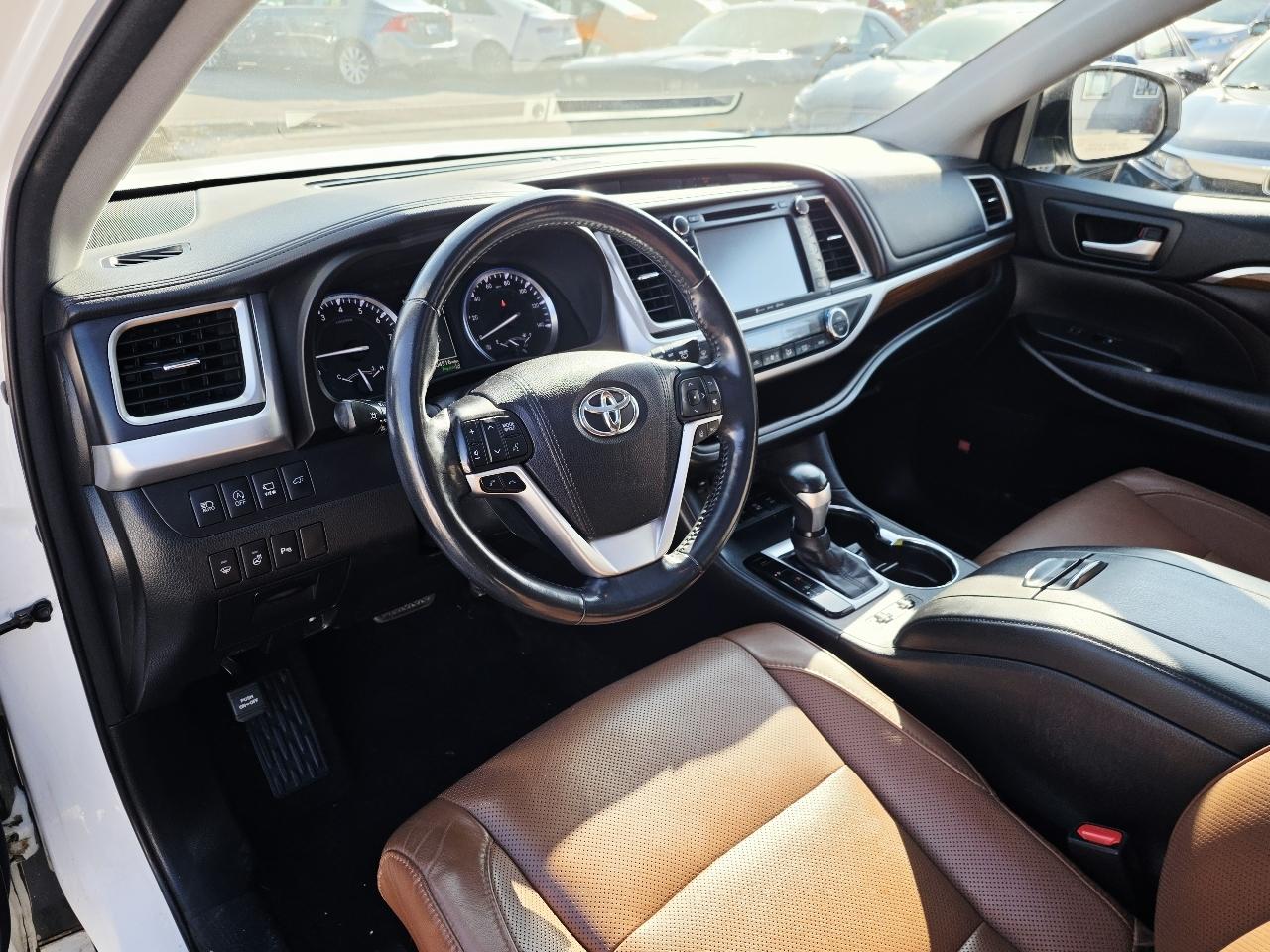Toyota Highlander Limited AWD V6 2017