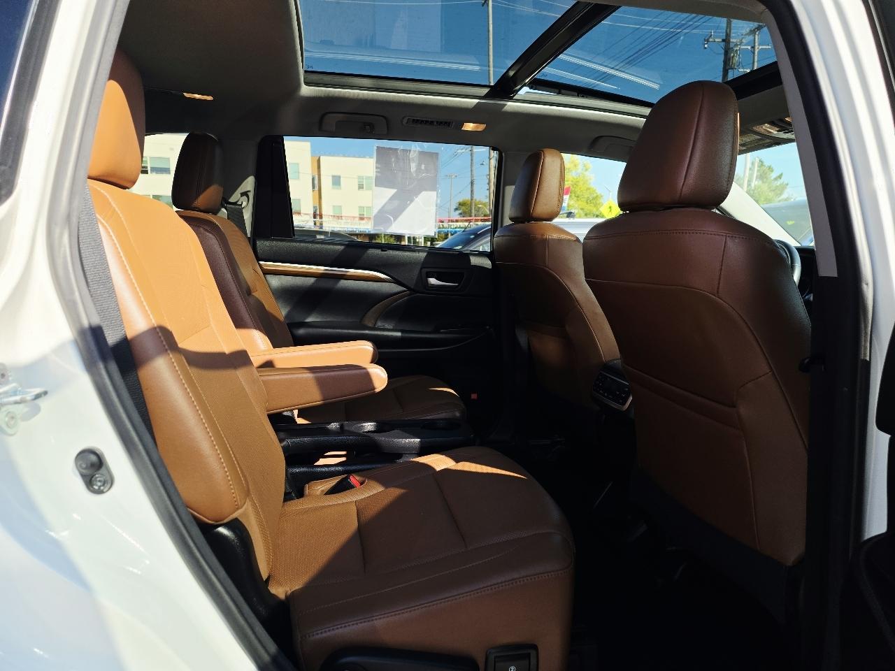Toyota Highlander Limited AWD V6 2017