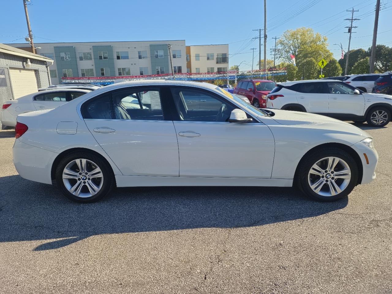 BMW 3-Series 330i xDrive SULEV Sedan 2017