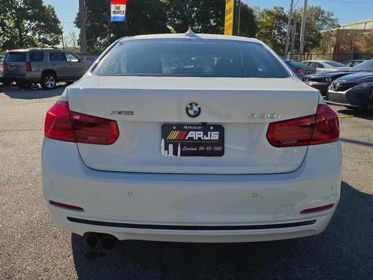 BMW 3-Series 330i xDrive SULEV Sedan 2017