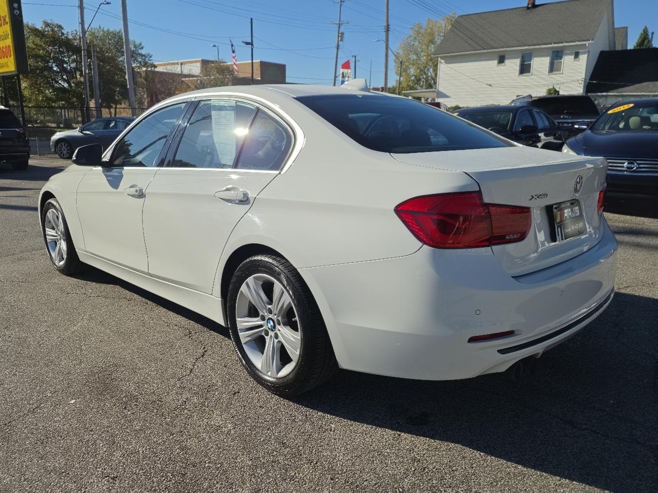 BMW 3-Series 330i xDrive SULEV Sedan 2017