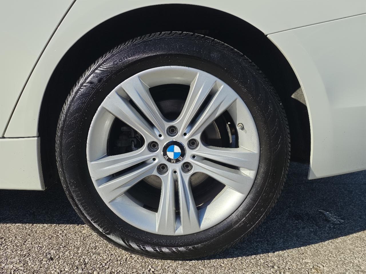 BMW 3-Series 330i xDrive SULEV Sedan 2017