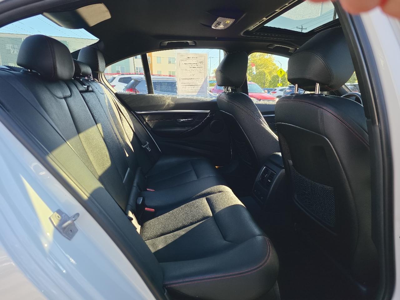 BMW 3-Series 330i xDrive SULEV Sedan 2017