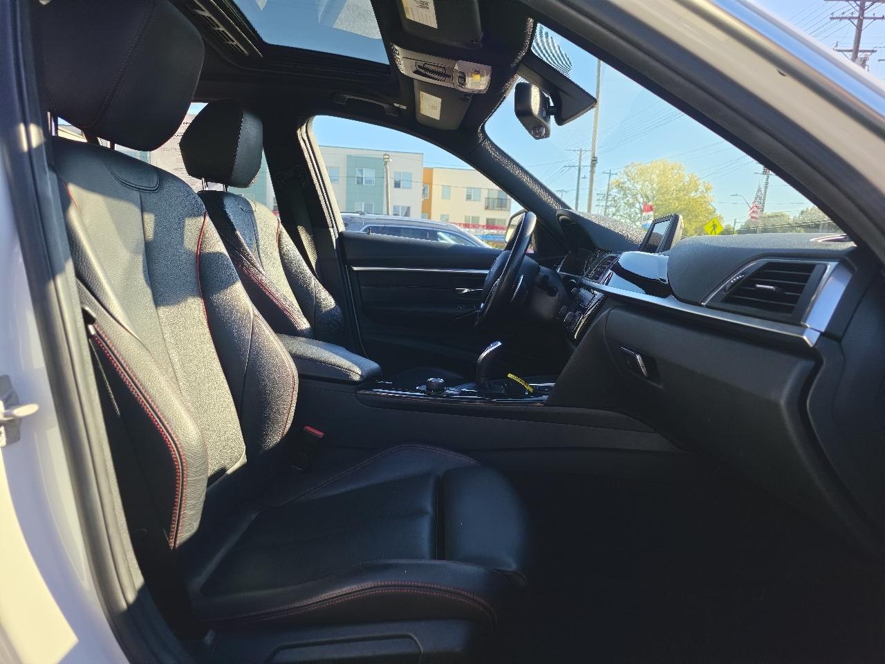 BMW 3-Series 330i xDrive SULEV Sedan 2017