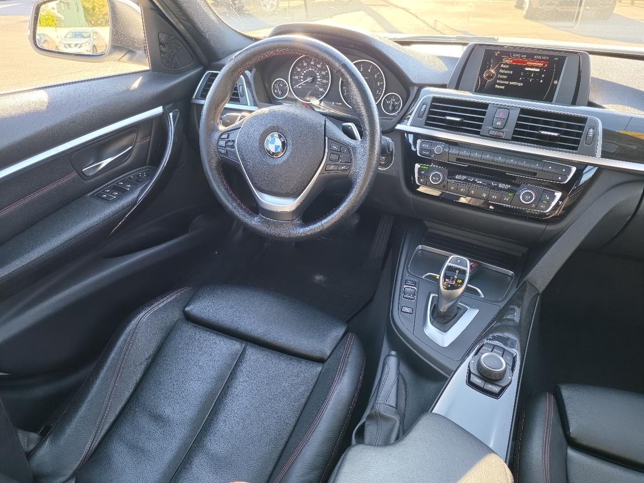 BMW 3-Series 330i xDrive SULEV Sedan 2017