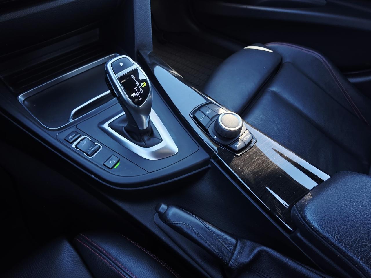 BMW 3-Series 330i xDrive SULEV Sedan 2017