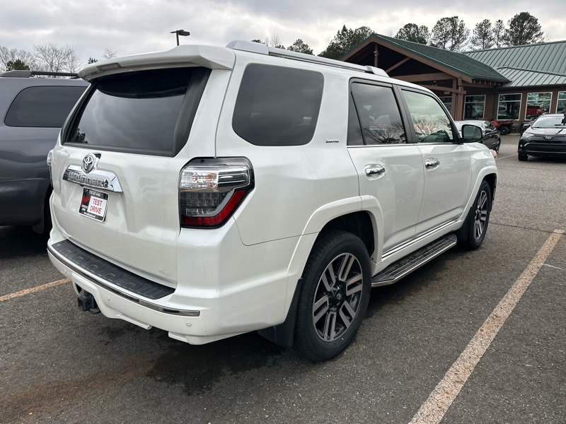 Toyota 4Runner Limited 2WD (Natl) 2022