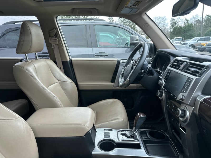 Toyota 4Runner Limited 2WD (Natl) 2022