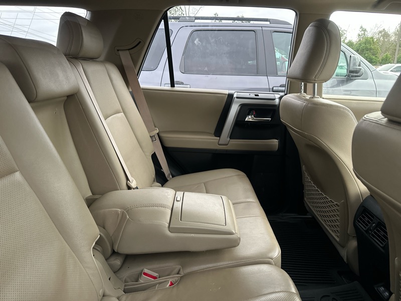 Toyota 4Runner Limited 2WD (Natl) 2022