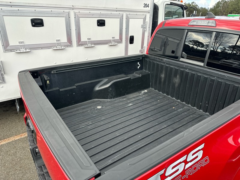 Toyota Tacoma 2WD SR5 Double Cab 5' Bed I4 AT (Natl) 2019
