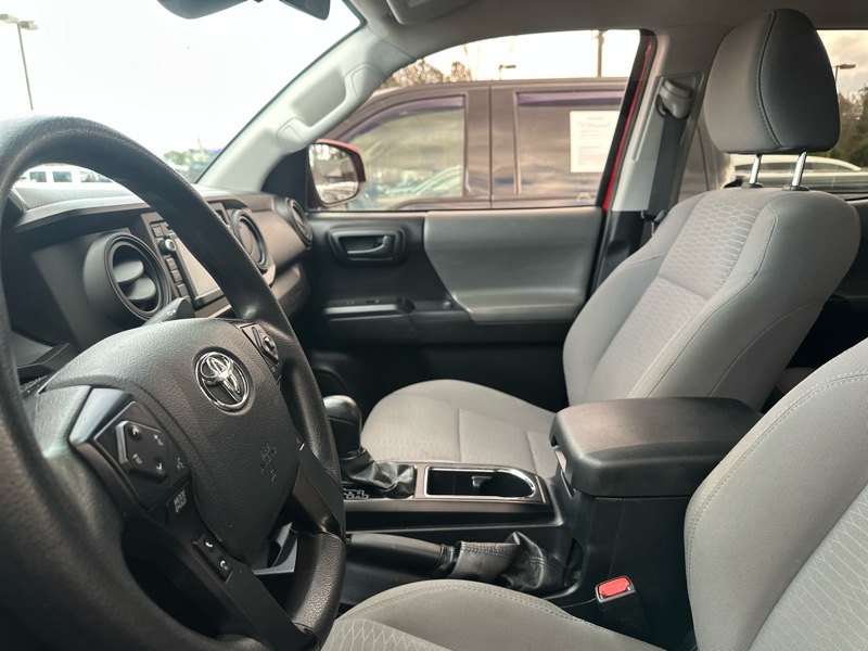 Toyota Tacoma 2WD SR5 Double Cab 5' Bed I4 AT (Natl) 2019