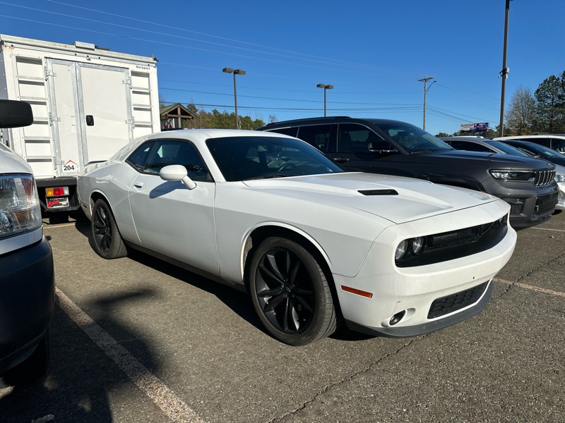 Dodge Challenger SXT RWD 2018