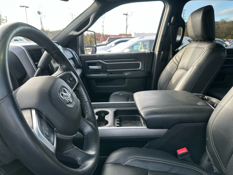 RAM 3500 Big Horn 4x4 Crew Cab 8' Box 2024