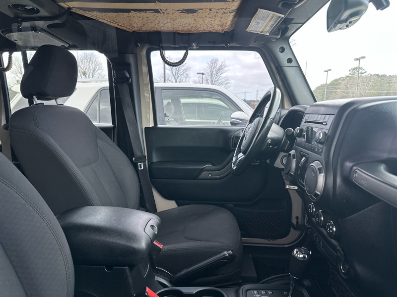 Jeep Wrangler Unlimited 4WD 4dr Sport 2016