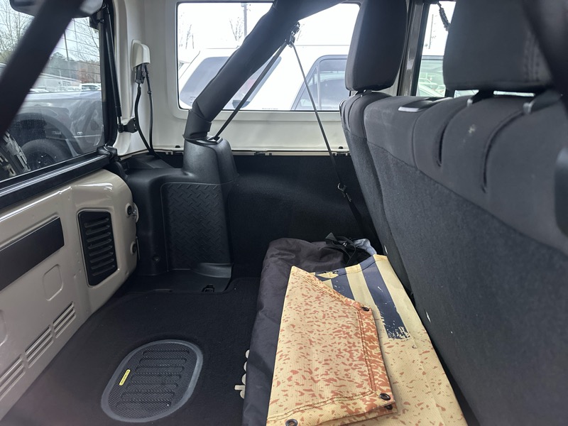 Jeep Wrangler Unlimited 4WD 4dr Sport 2016