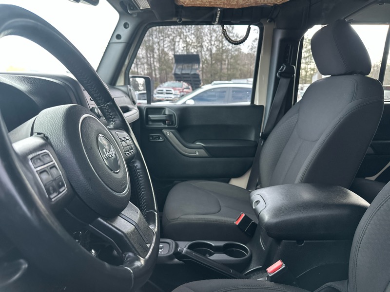 Jeep Wrangler Unlimited 4WD 4dr Sport 2016