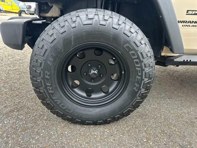 Jeep Wrangler Unlimited 4WD 4dr Sport 2016