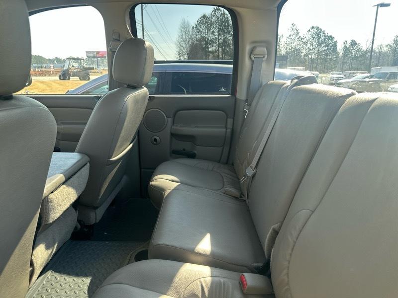 Dodge Ram 2500 4dr Quad Cab 140.5" WB 4WD ST 2003