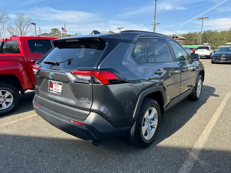 Toyota RAV4 Hybrid XLE AWD (Natl) 2021