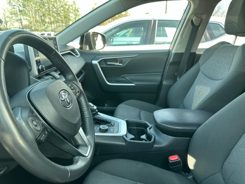 Toyota RAV4 Hybrid XLE AWD (Natl) 2021