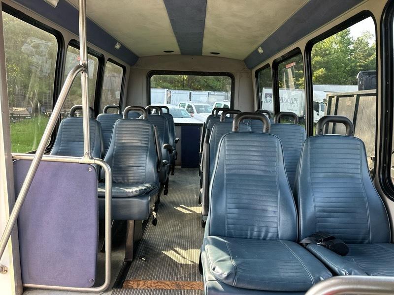 Ford Econoline Commercial Cutaway E-350 Super Duty 138" DRW 2007