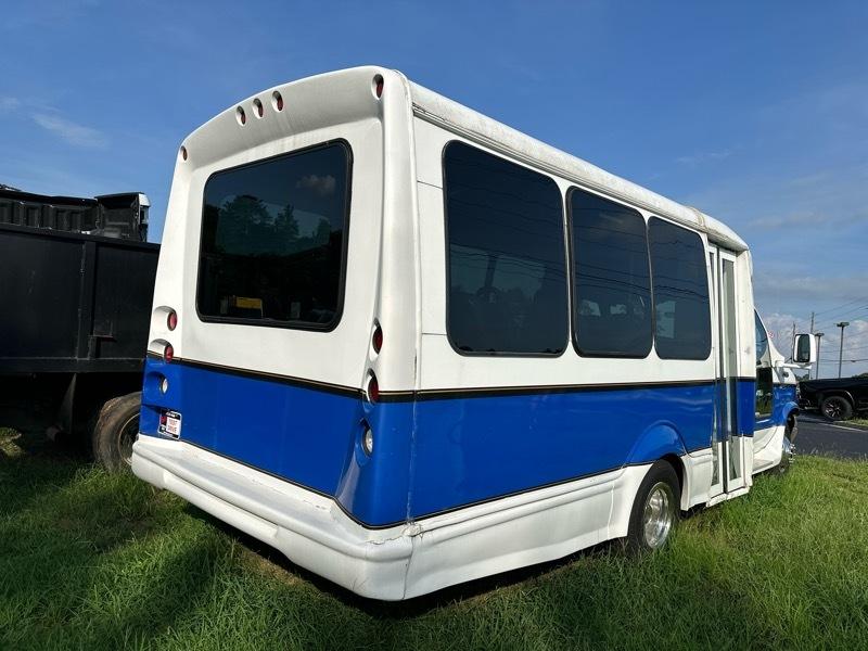 Ford Econoline Commercial Cutaway E-350 Super Duty 138" DRW 2007