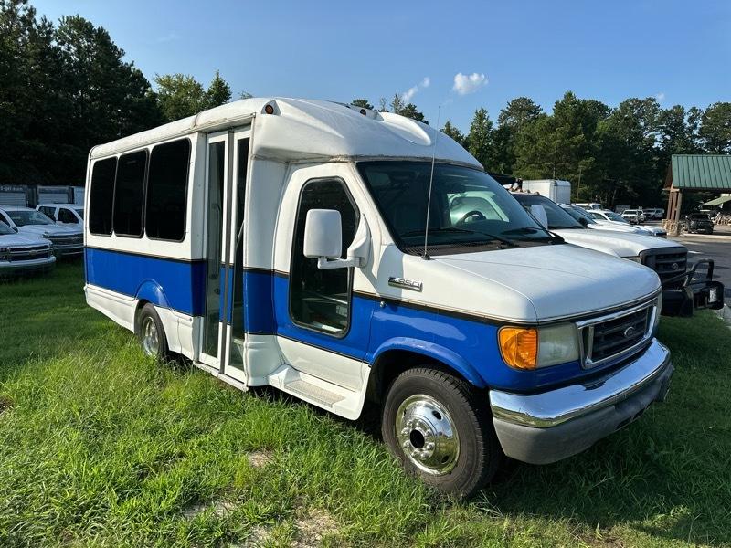 Ford Econoline Commercial Cutaway E-350 Super Duty 138" DRW 2007